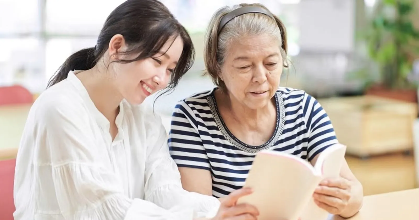 Di Jepang, Kamu Bisa Nyewa Nenek buat Ngajarin Masak! Lucu Banget, Tapi Juga Ngademin Hati
